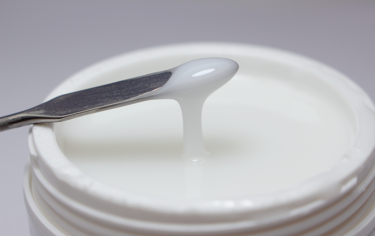 UV/LED MILKY WHITE THIXOTROPIC GEL 30 ML / 50 ML - Image 3