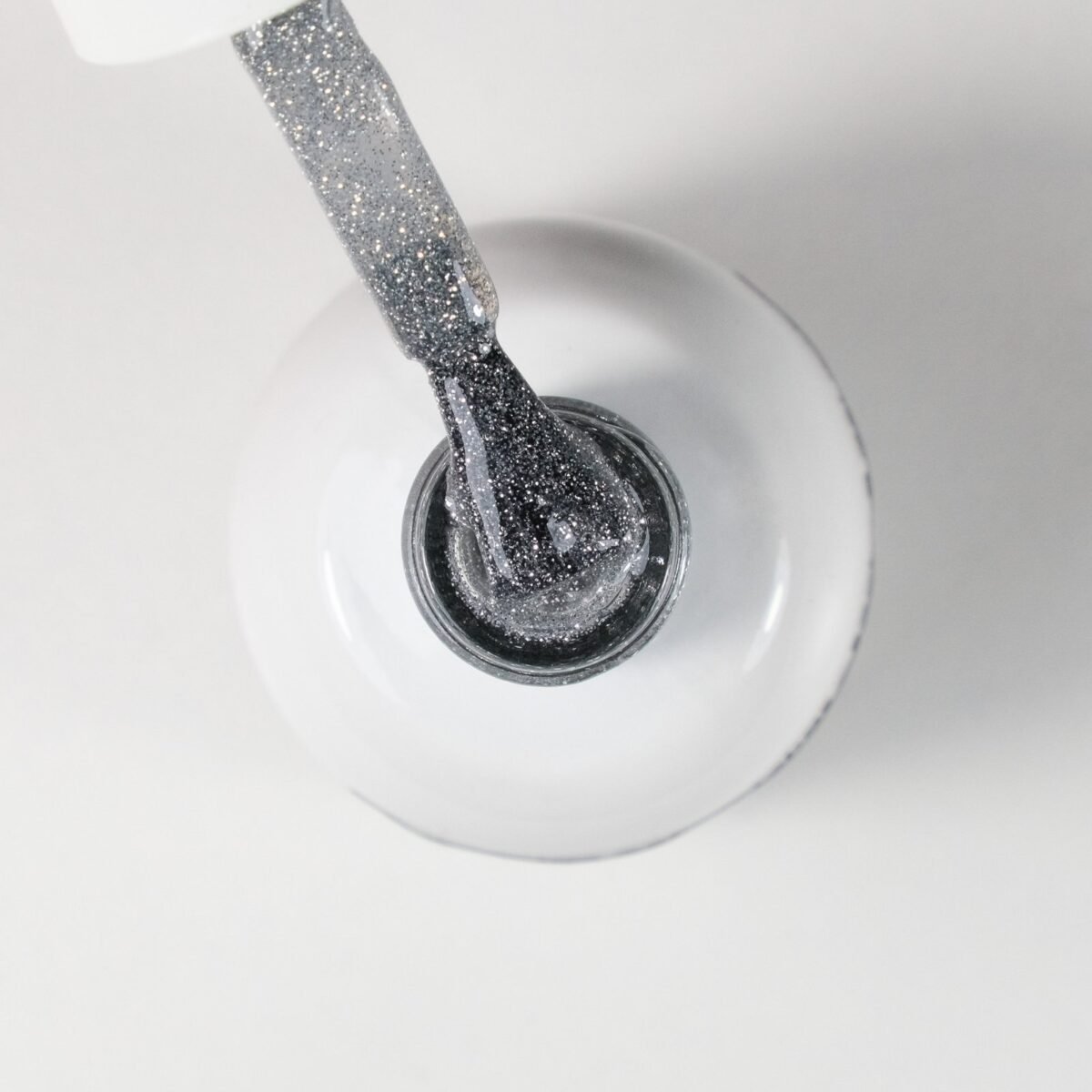 "DIAMOND" gaismas atstarojoša gēla laka NR. 10, 10 ml - Image 2